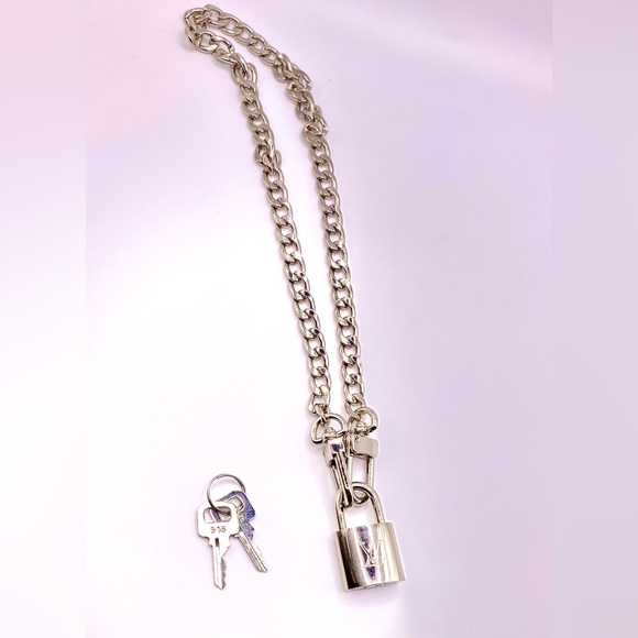LOUIS VUITTON Bundle Silver Lock + Key 318 + Chain + Box + Dust Bag - Picture 7 of 8
